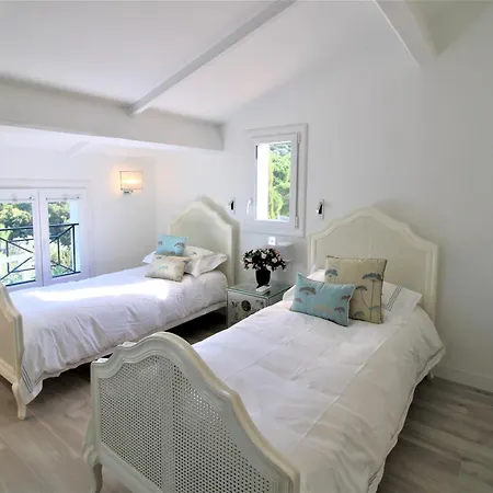 Maison Dans Les Arbres Piscine Clim Luxe Villa Hyères